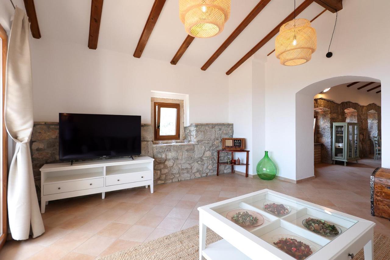 Villa Fani With Jacuzzi Ічичі Екстер'єр фото